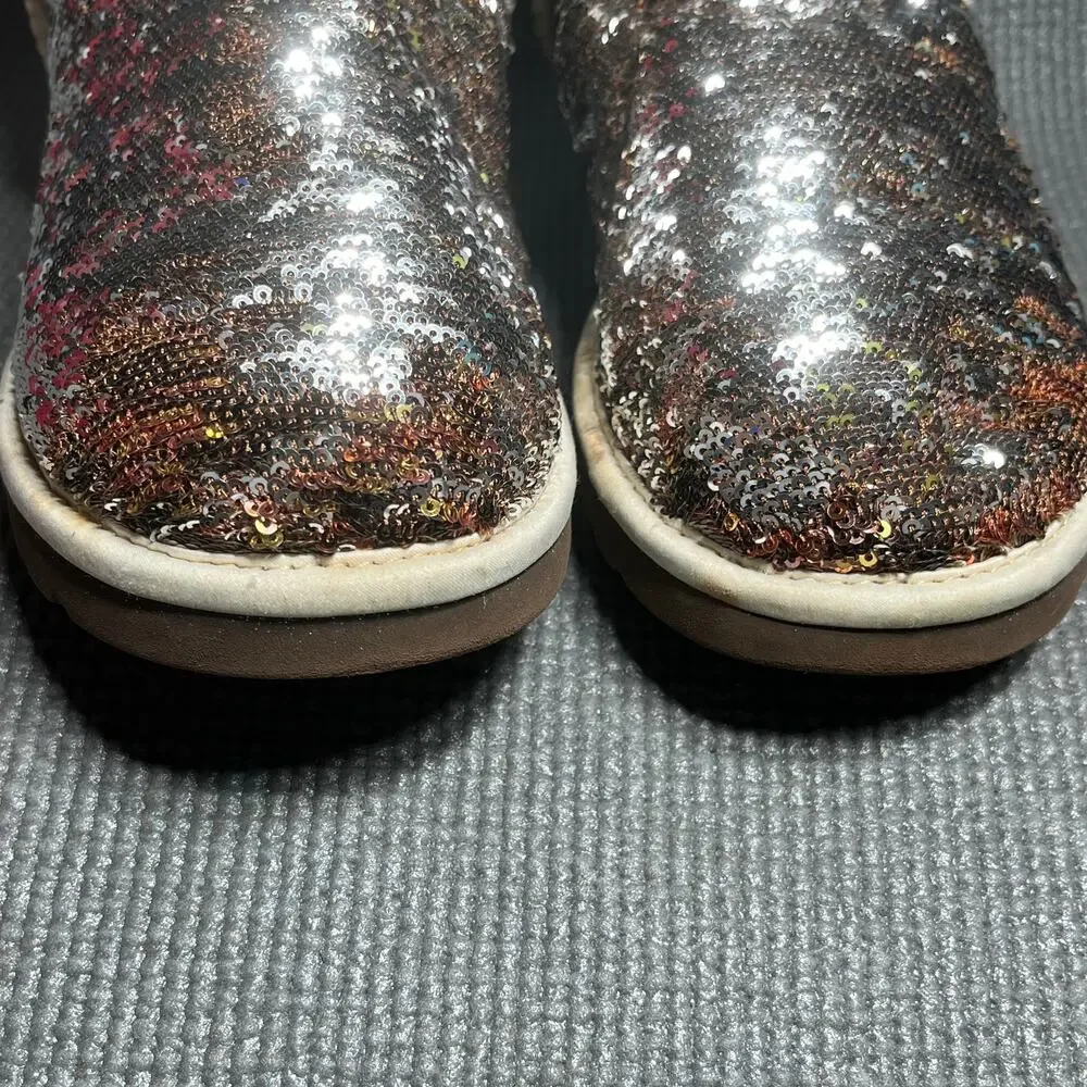 UGG Classic Short‎ Boots Womens Size 6 Multicolor Sequin Sparkling 3353 Pull On